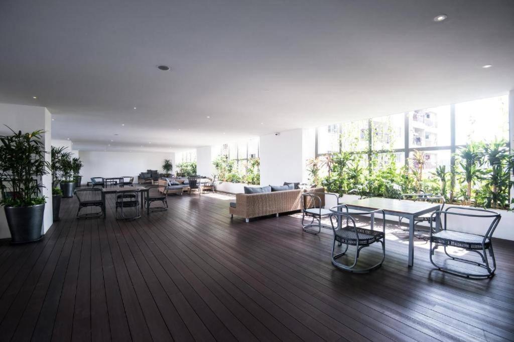 Apartamento Klsentral-bangsar-midvalley-2-10pax-netflix-balcony-super Fast Internet