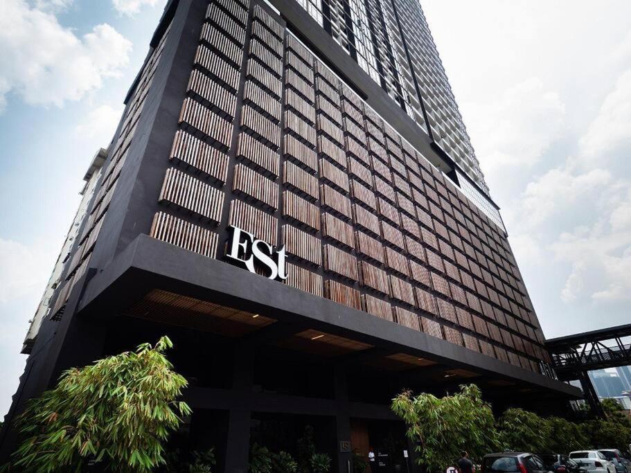 Klsentral-bangsar-midvalley-2-10pax-netflix-balcony-super Fast Internet Kuala Lumpur