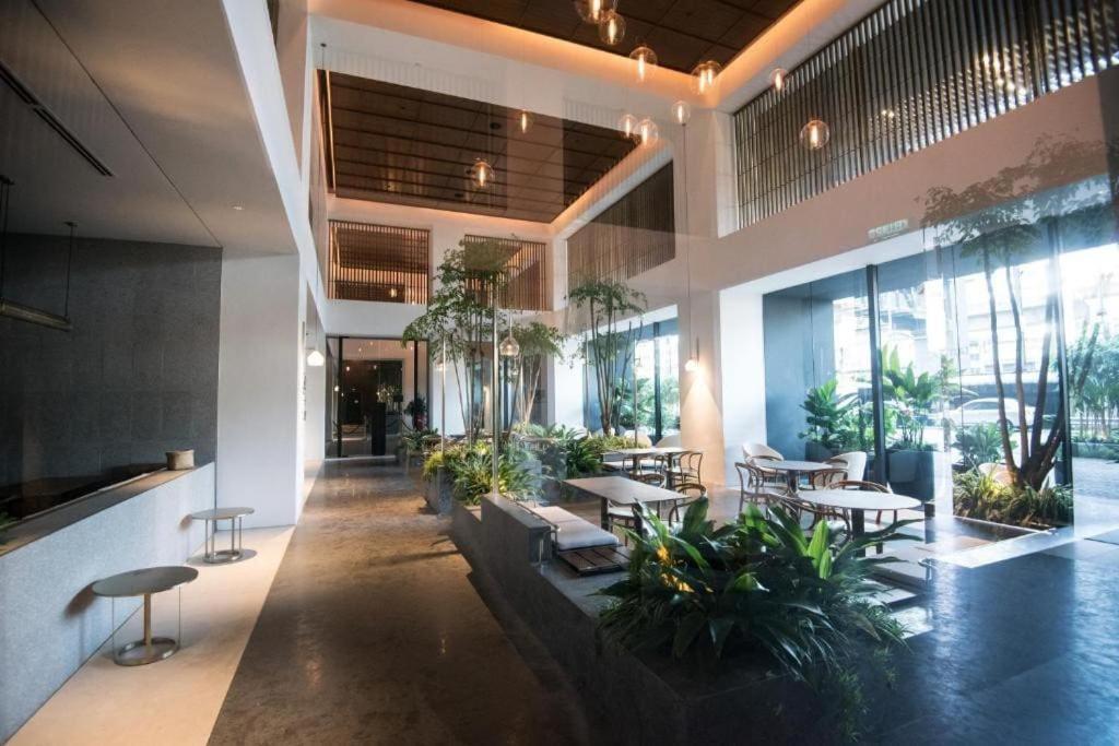 Klsentral-bangsar-midvalley-2-10pax-netflix-balcony-super Fast Internet * Kuala Lumpur