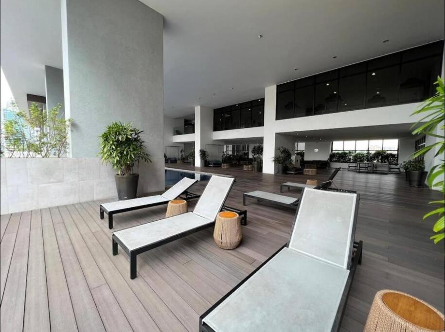 Klsentral-bangsar-midvalley-2-10pax-netflix-balcony-super Fast Internet *
