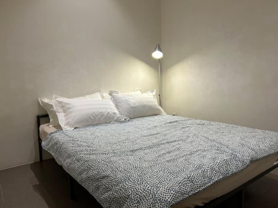 Klsentral-bangsar-midvalley-2-10pax-netflix-balcony-super Fast Internet Kuala Lumpur