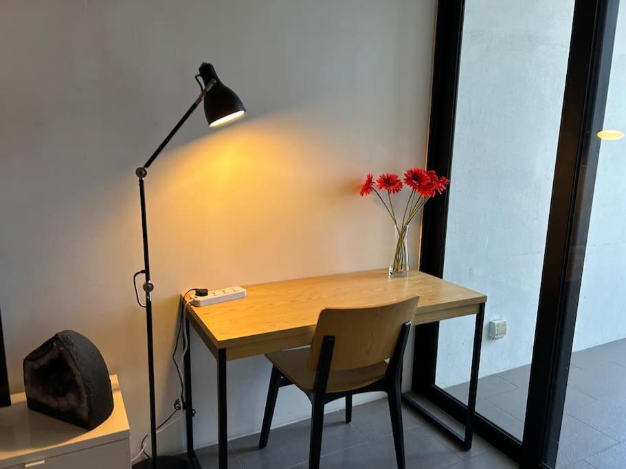 Klsentral-bangsar-midvalley-2-10pax-netflix-balcony-super Fast Internet