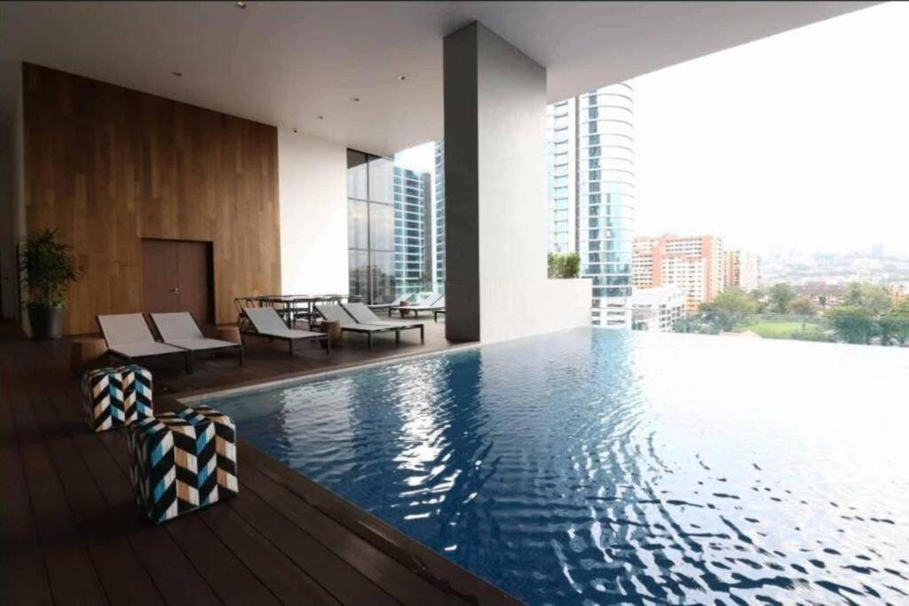 Klsentral-bangsar-midvalley-2-10pax-netflix-balcony-super Fast Internet * Kuala Lumpur