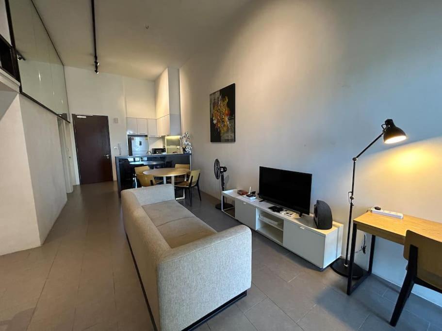 Klsentral-bangsar-midvalley-2-10pax-netflix-balcony-super Fast Internet